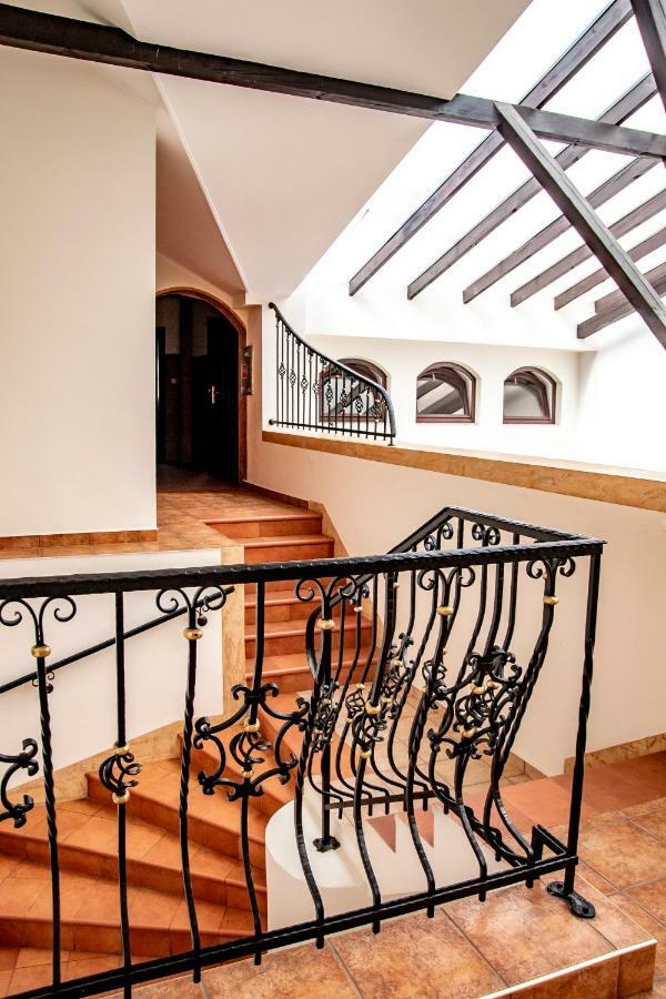 Gosciniec Asticus Bed and Breakfast Jarosław Buitenkant foto