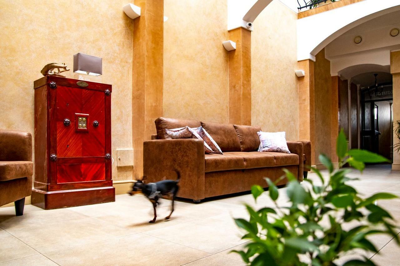 Gosciniec Asticus Bed and Breakfast Jarosław Buitenkant foto