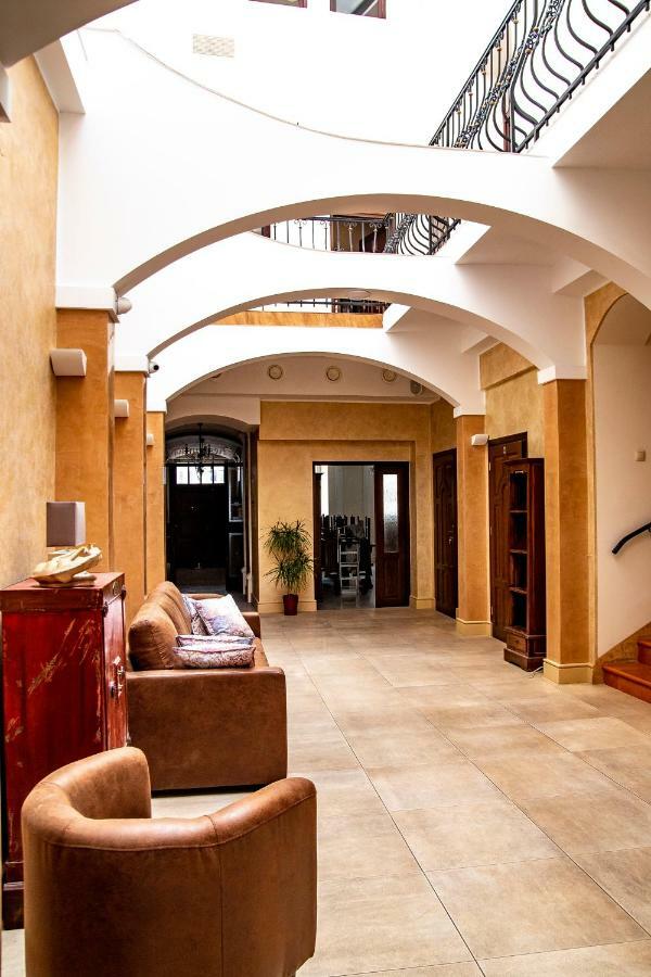 Gosciniec Asticus Bed and Breakfast Jarosław Buitenkant foto